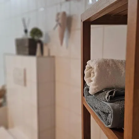 3 Zi. 30 Min. Von Hamburg, * Klein Offenseth-Sparrieshoop