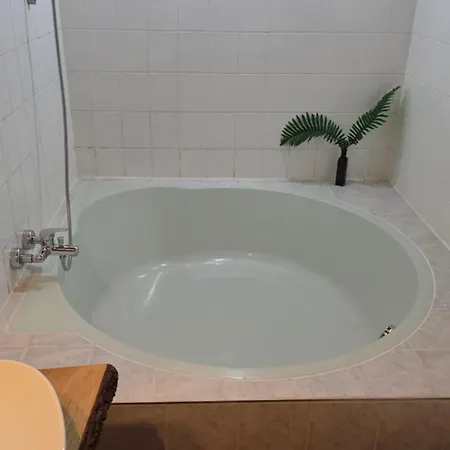 4 Kamin, Terrasse *
